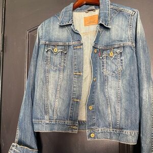 Juniors Levi’s jean jacket